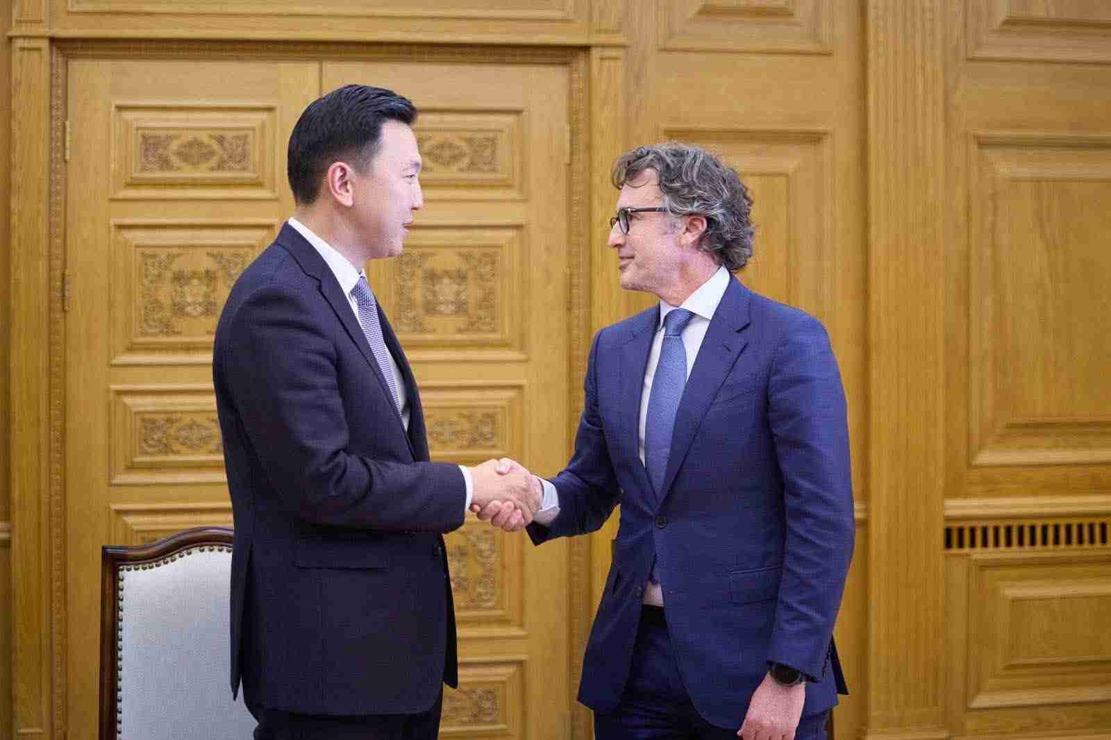 Оюу толгойн төслийн зардлыг бууруулж, ирэх онд ногдол ашиг авах асуудлаар тохиролцжээ